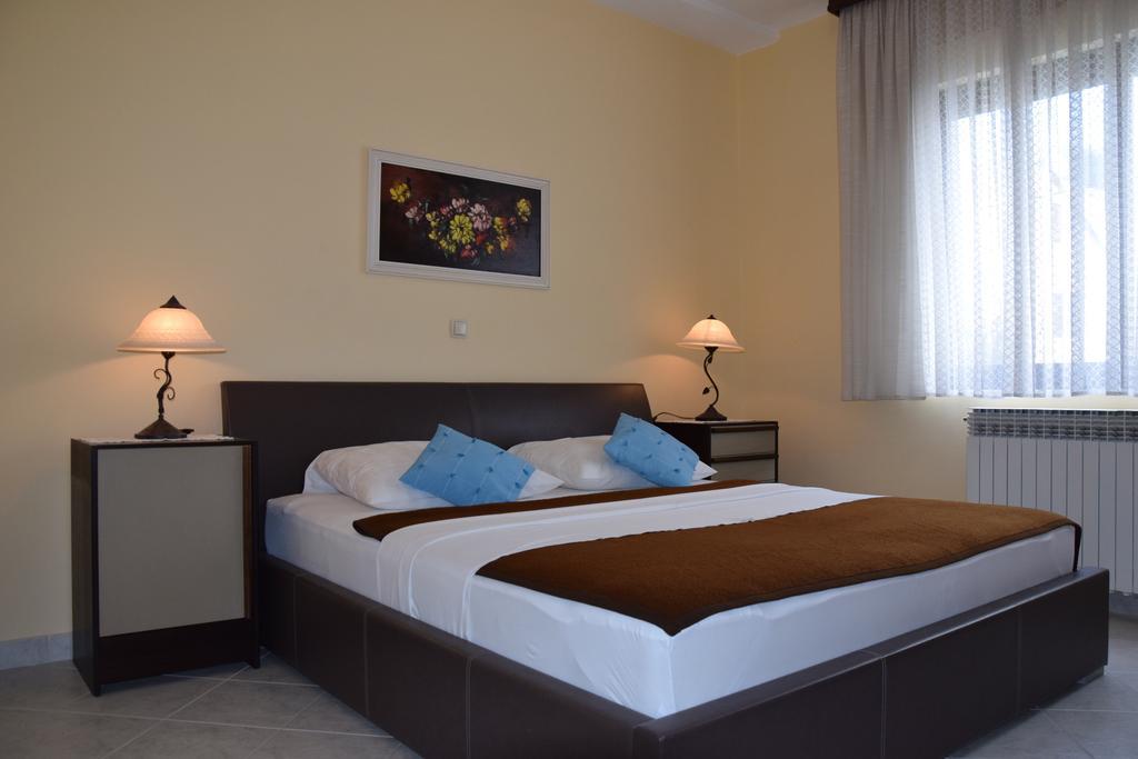 Apartments Crobeg Rab Town Room photo